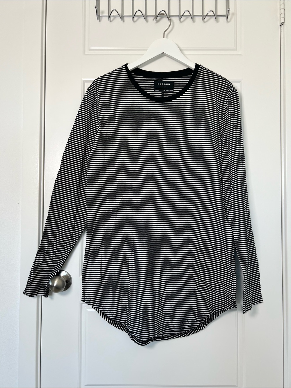Pacsun // NWOT Men's Longer Fit Scalloped Casual Striped Long Sleeve T-Shirt